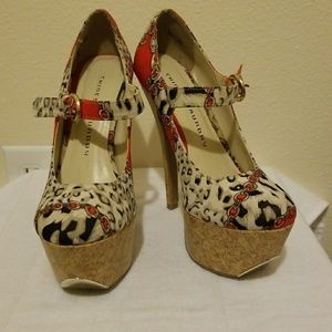 Cute high heels. Platform heels.